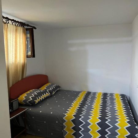 A & A Apartman Podgoriţa Exterior foto
