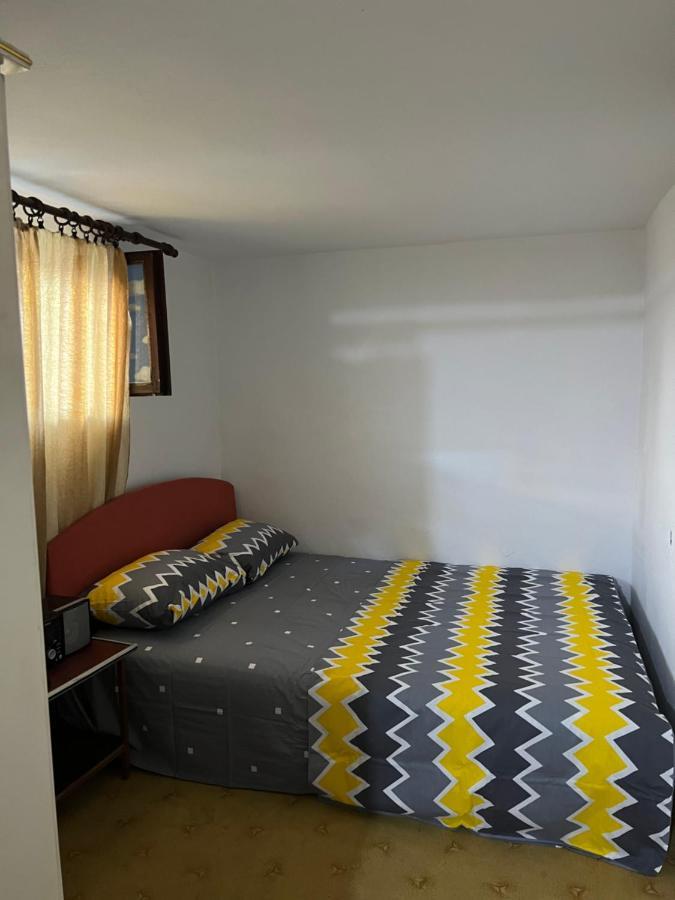 A & A Apartman Podgoriţa Exterior foto