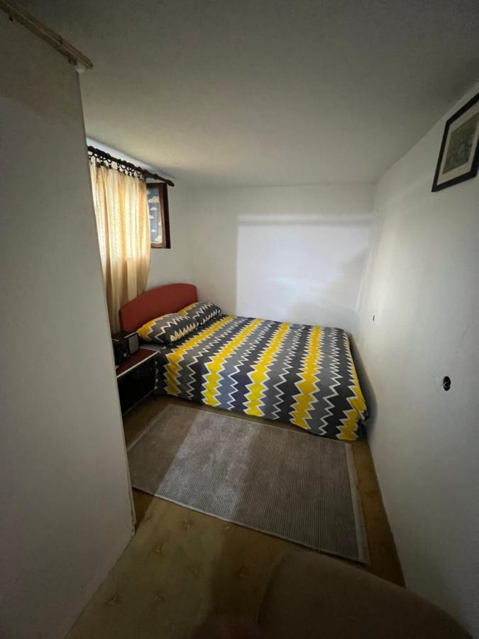 A & A Apartman Podgoriţa Exterior foto